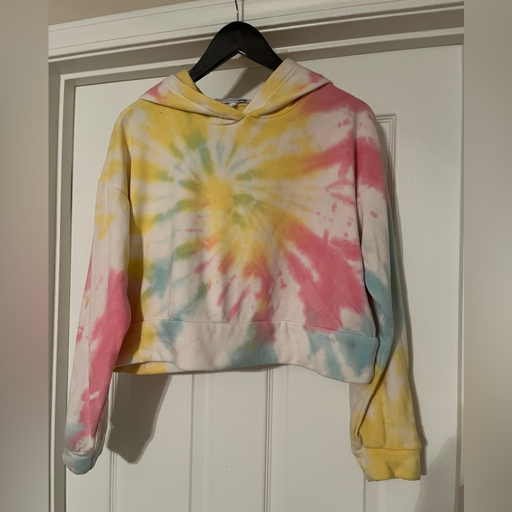 🐠Fashion Nova. Tie Dye. Hooded. Cropped Sweatshirt. Size Large.